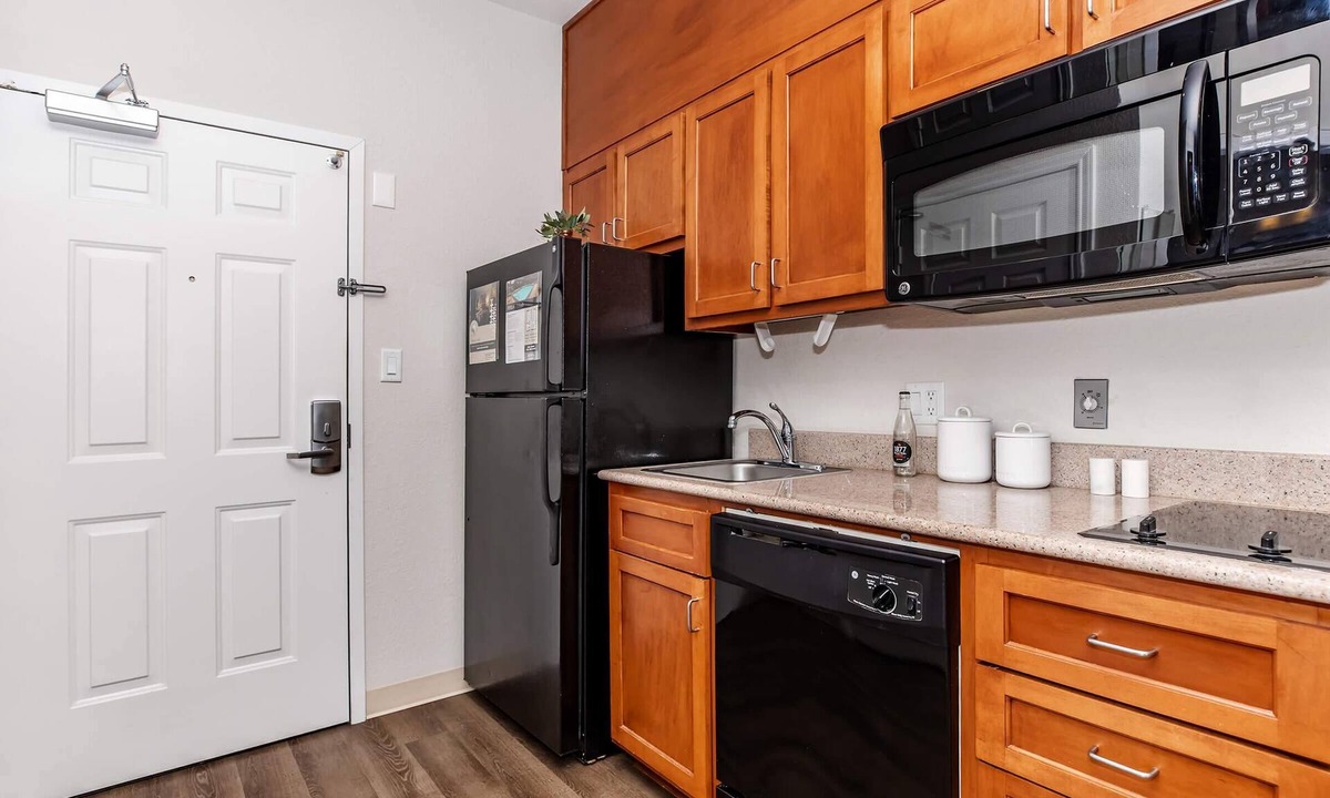 Richmond Apartment | Luxury Cozy 1 bedroom Apartment