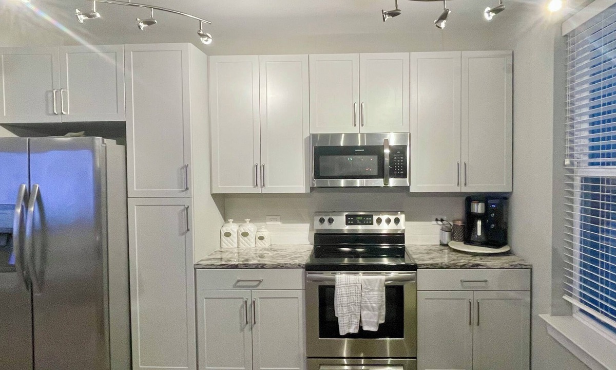 King of Prussia Apartment | Luxury, Cozy, Family Friendly Apartment in Heart of King of Prussia