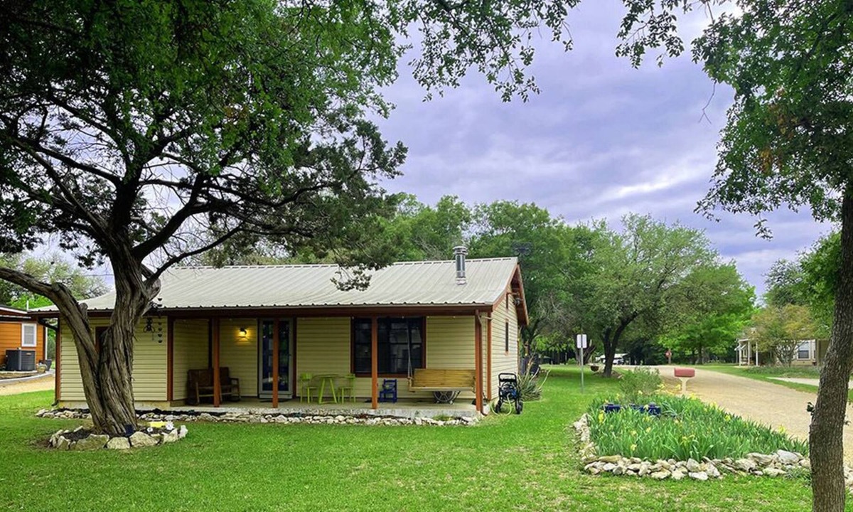 Clifton Cottage | Luxury custom studio home with available RV Port.