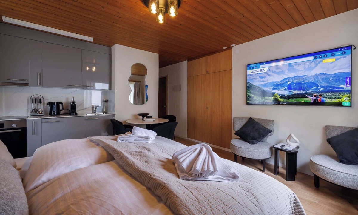 Davos Apartment | Luxury Davos Studio, Central, Near to Lifts