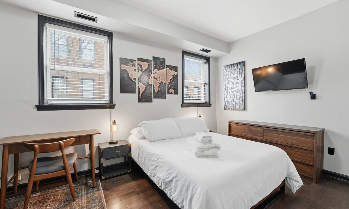 Shaw Apartment | Luxury DC Apt: Walkable, Monthly & Easy Parking!