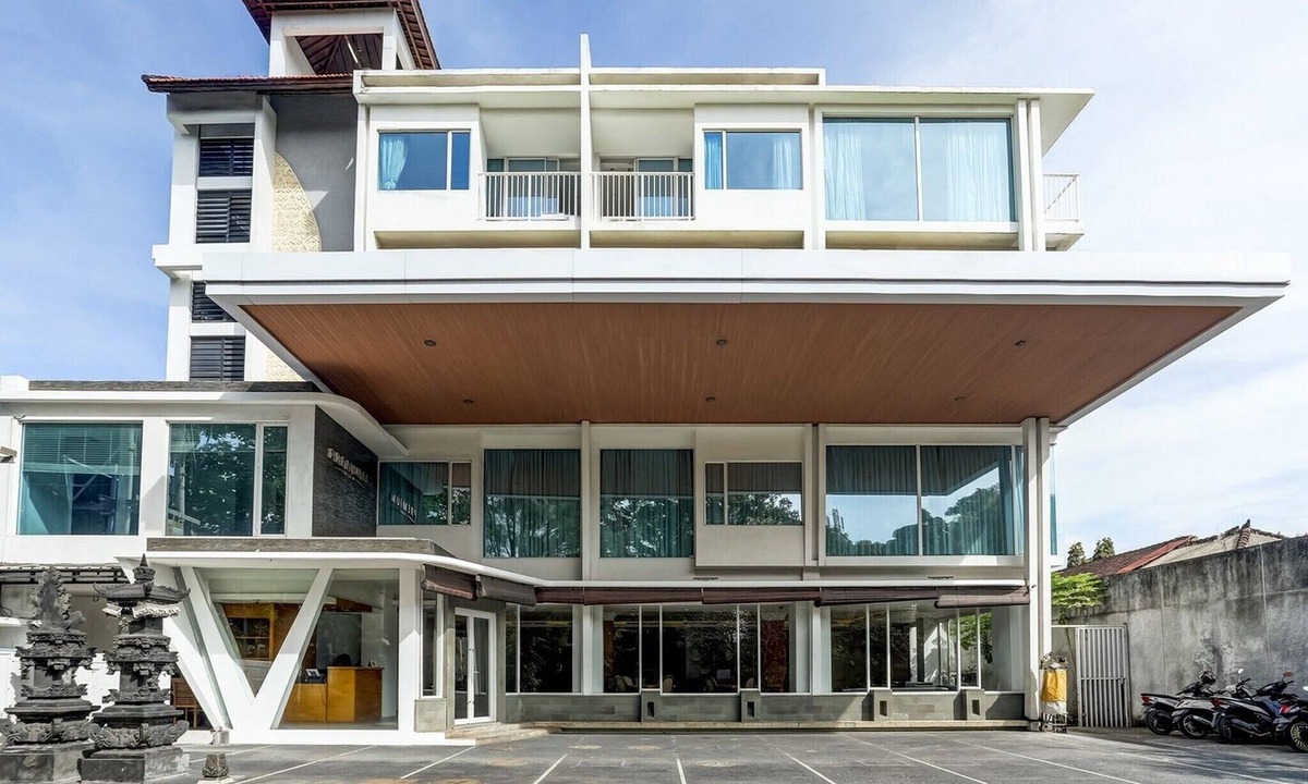 Legian City-Centre House | Luxury Deluxe DBL Retreat W/Free WiFi and Parking