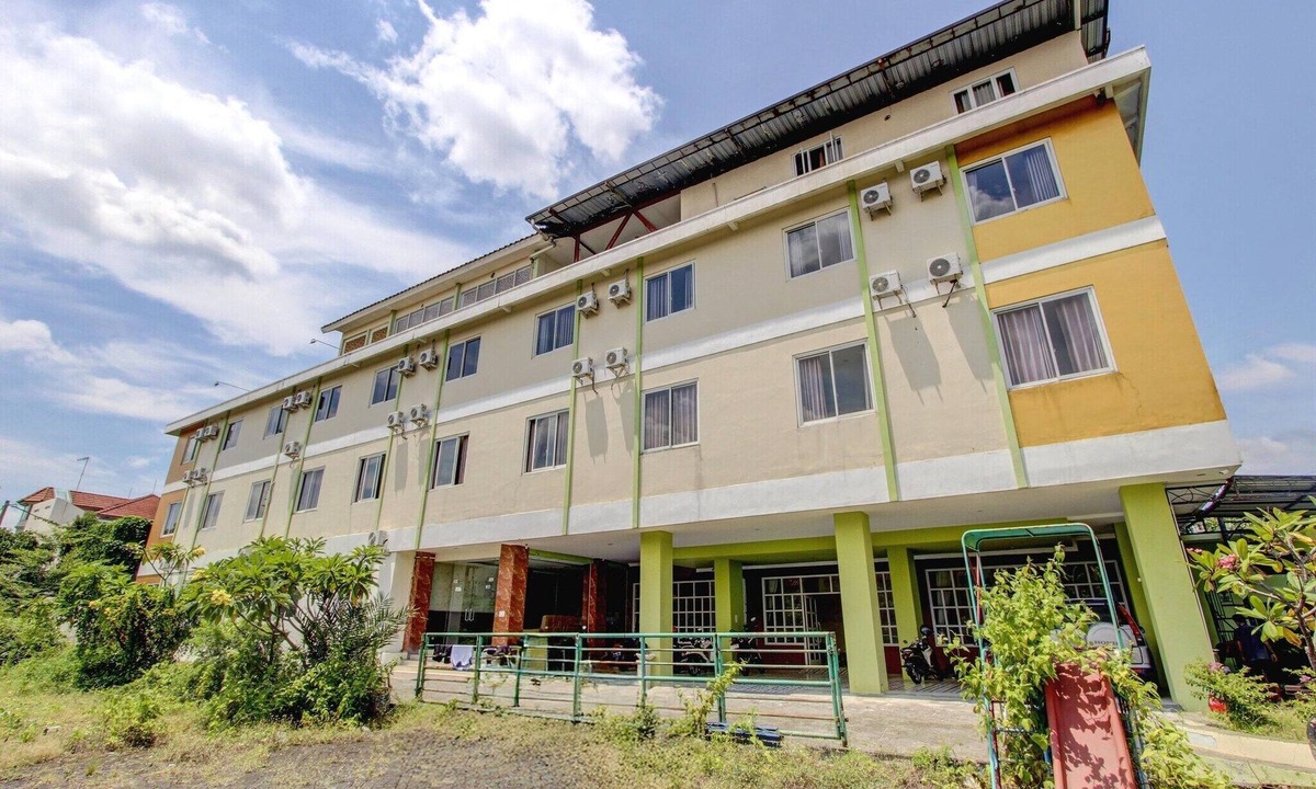 Laweyan House | Luxury Deluxe DBL Retreat W/Free WiFi and Parking