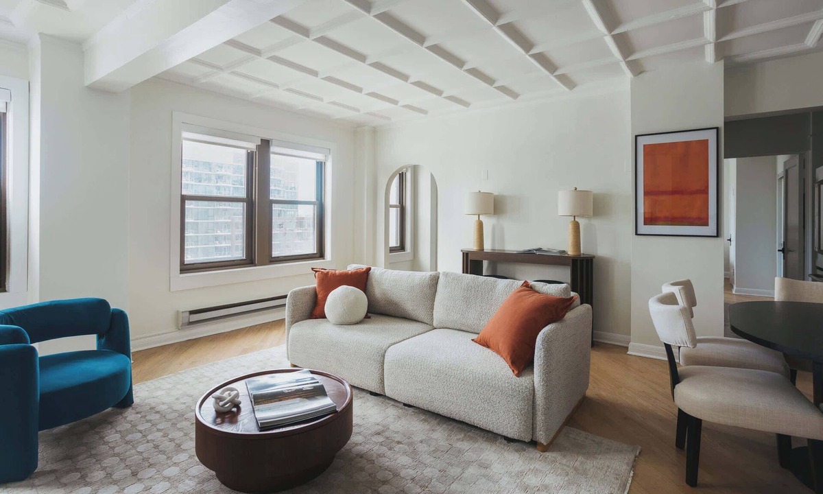 Near North Side Apartment | Luxury Designer Apartment 1202|Gold Coast/Old Town