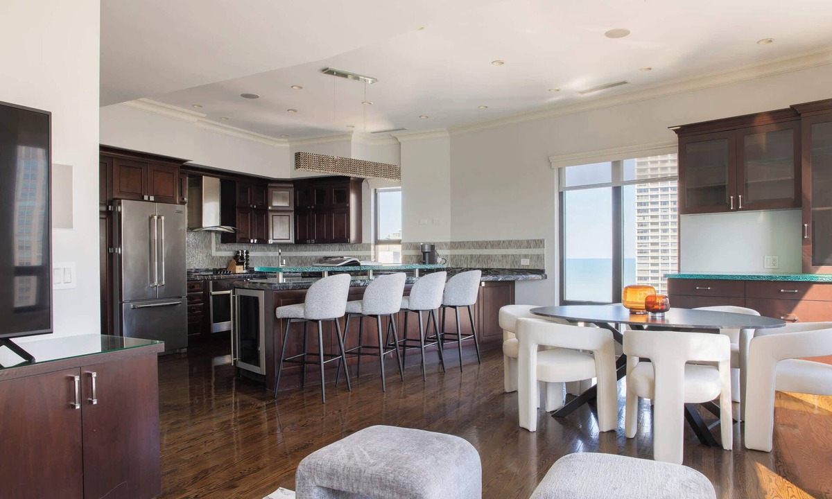 Rush and Division Apartment | Luxury Designer Penthouse 3803 | Pool | Gold Coast