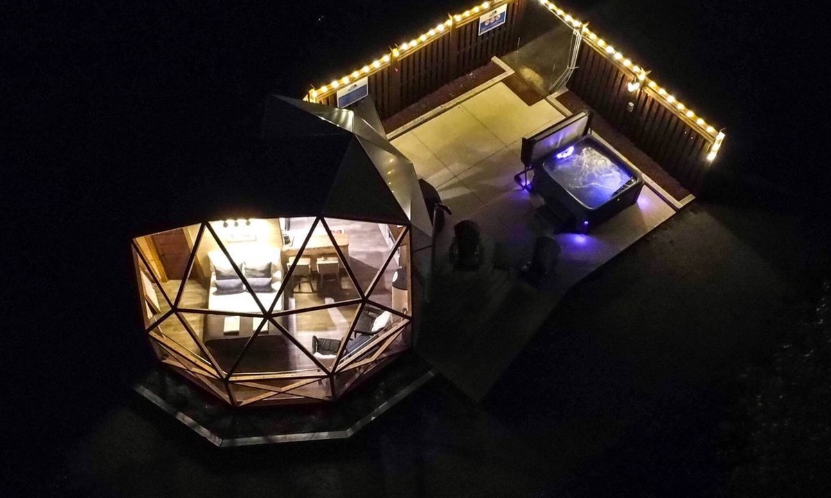 Listuguj Mi'gmaq First Nation House | Luxury Dome with Hot Tub for Relaxing Glamping Escapes to Flatlands, New Brunswick