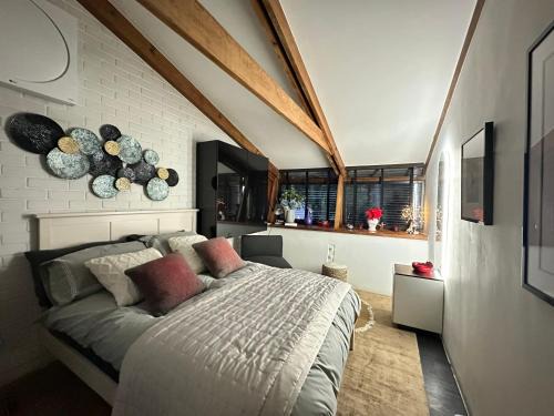 London Borough of Bromley House | Luxury Double Room