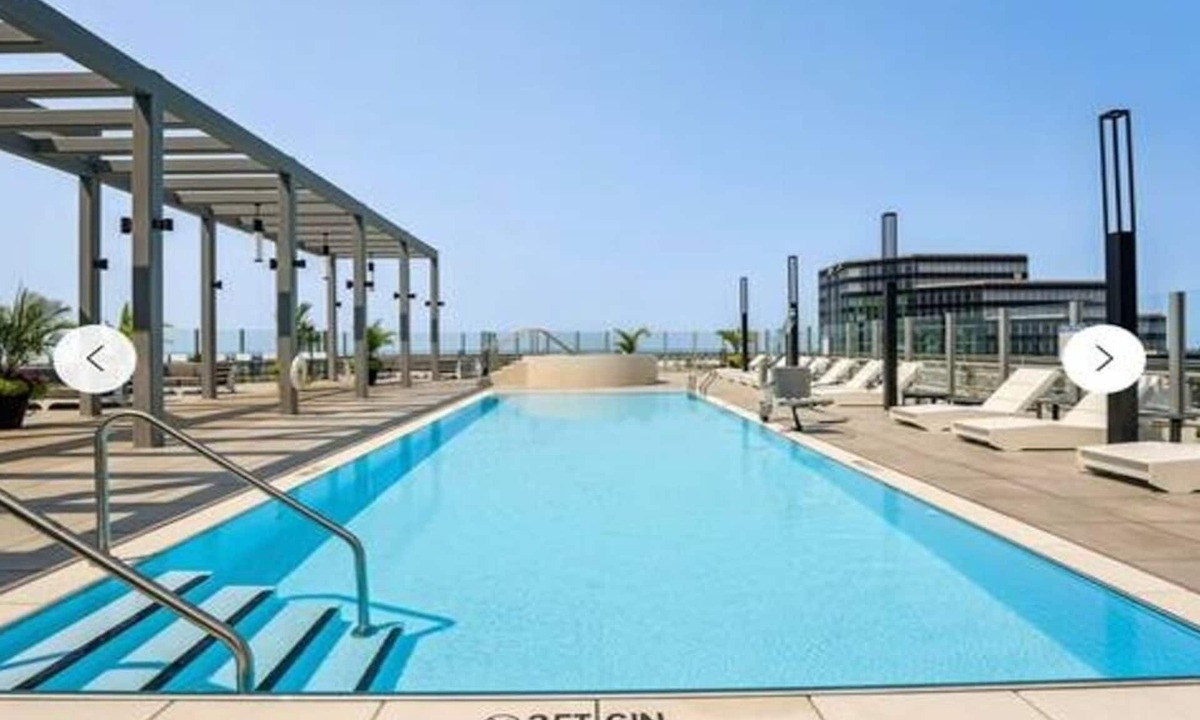 Downtown Cleveland Apartment | Luxury Downtown King Bed, Rooftop + Pool