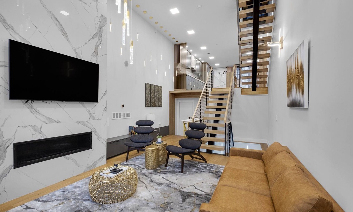 North Philadelphia West House | Luxury Downtown Mansion! Garage Parking! Roofdeck!