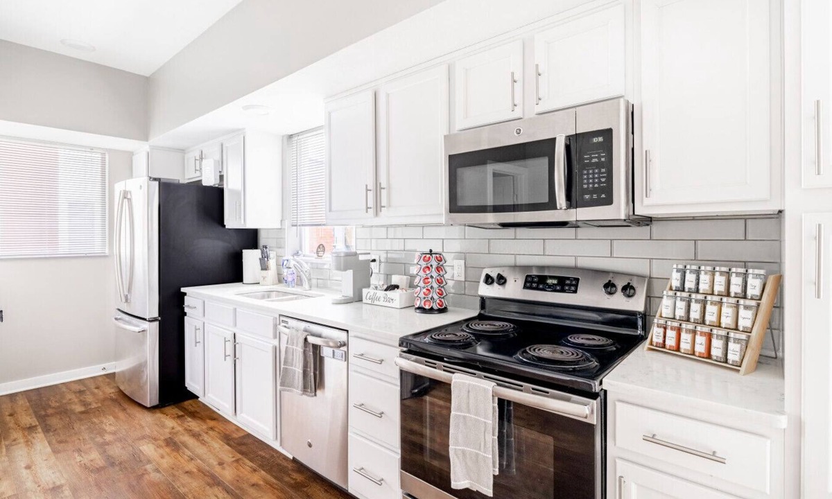 Downtown Cleveland House | Luxury Downtown Townhome w/Private Garage Unit 11