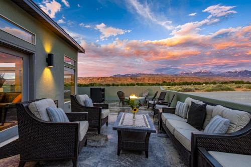 Moab South Valley House | Luxury Dual-Home Escape with 2 Hot Tubs, Bocce Court & Panoramic Red Rock Views