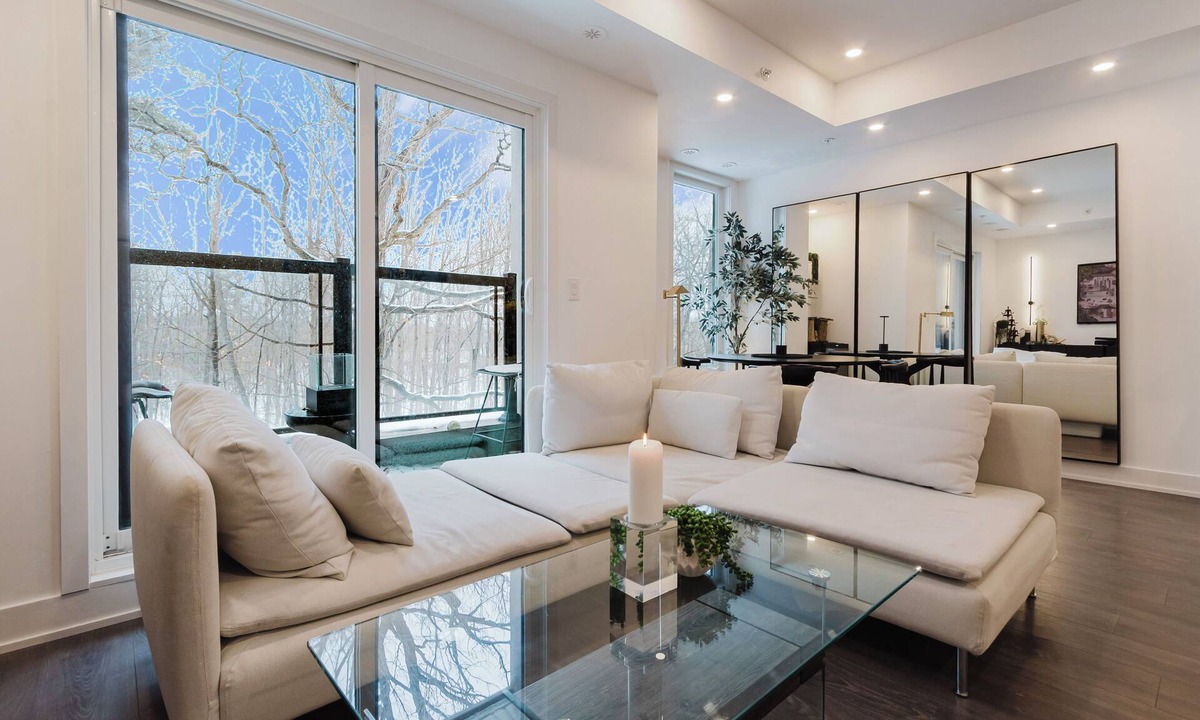 Erin Mills House | Luxury Elegant Full house Escape (Premium Comfort)
