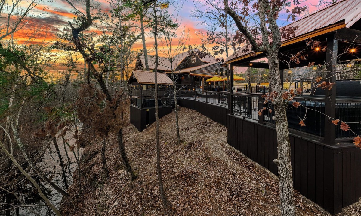 Broken Bow Cabin | Luxury Escape, Pool, Creek, Pickleball + Sauna