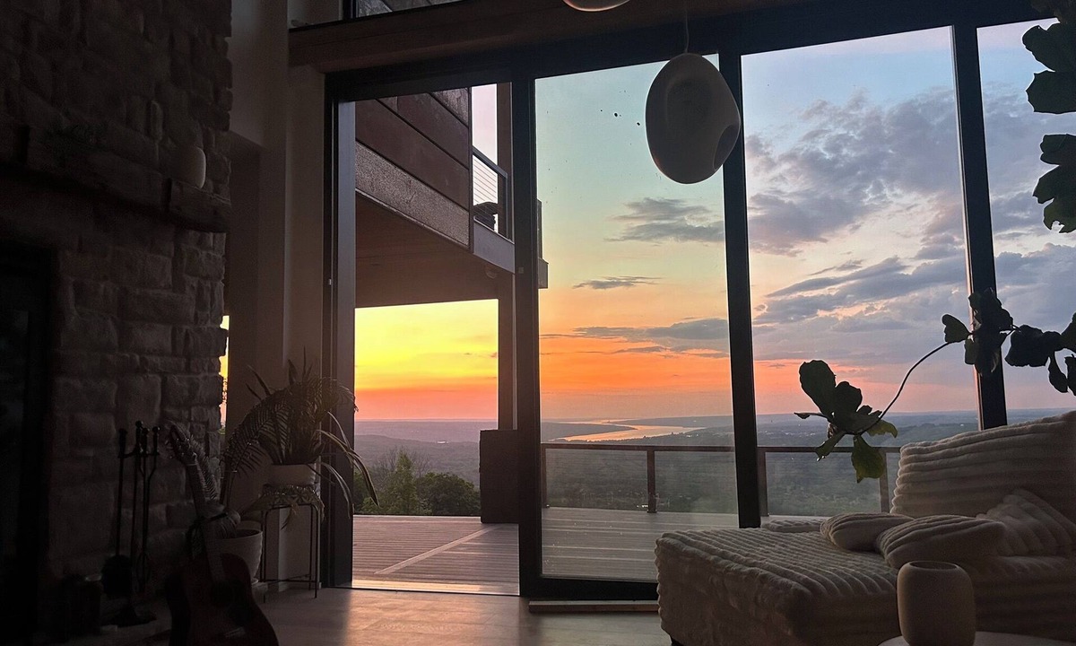 Ithaca House | Luxury Estate with a Lakeview - Where Elevation Meets Imagination