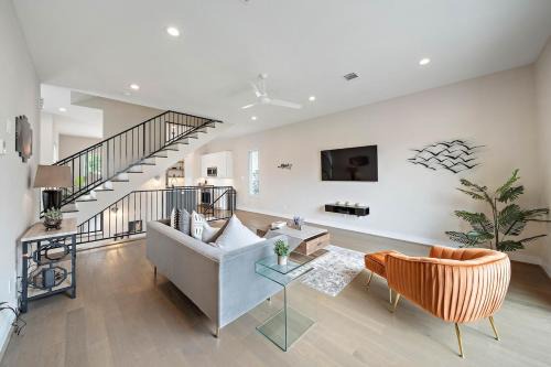 Houston Apartment | Luxury Executive Suite at the Galleria