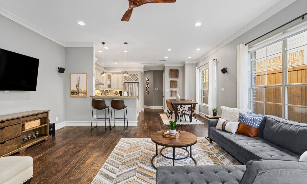 Vickery Place House | Luxury FIFA World Cup Retreat | Game Room | Fire Pit | Gym | Dallas