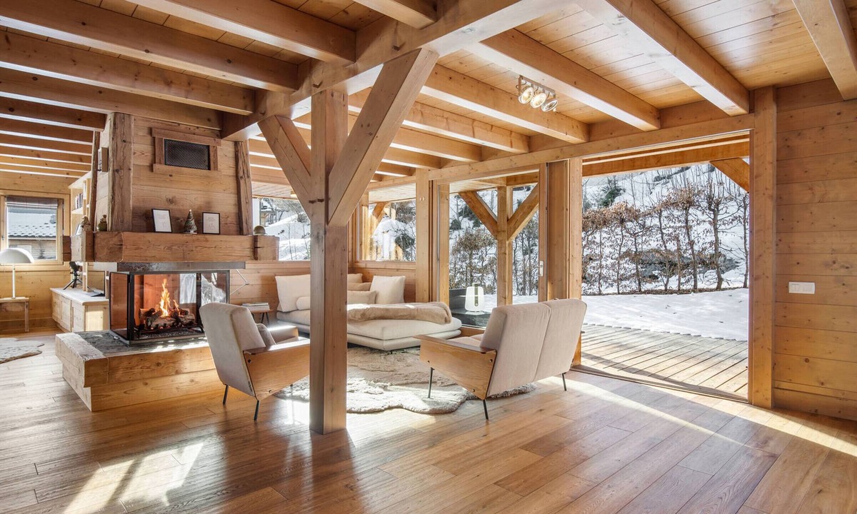Saint-Nicolas-de-Veroce Ski Chalet | Luxury Chalet: 13 Guests, Jacuzzi, Pets Allowed