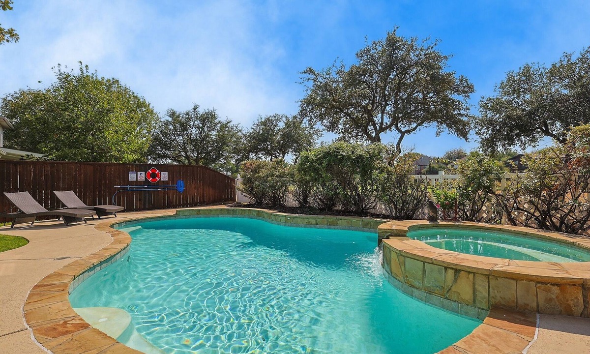 Frisco Villa | Luxury Frisco Home, Gfolf Resort and Pool