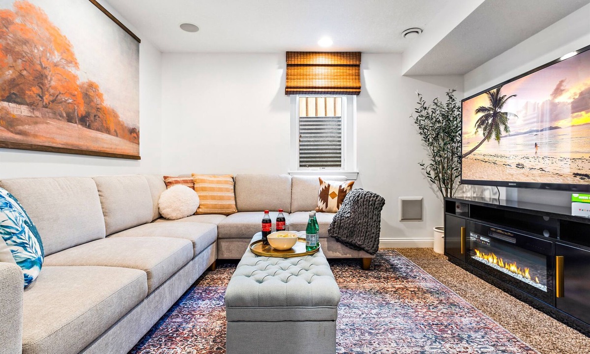 Morris Park House | Luxury & fun family getaway, sleeps10 near MOA MSP