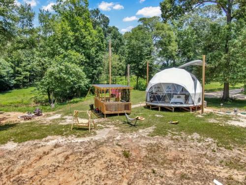 Coldspring House | Luxury Geo Dome with Hot Tub Perfect for a Glamping Getaway near Houston, Texas