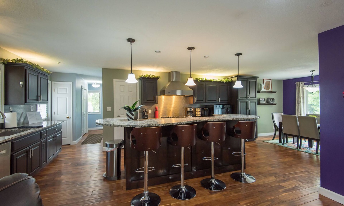Waukee House | LUXURY GETAWAY! ARCADE, POOL TBL, PING PONG, HOT TUB, DECK! ACCESS TO POOLS!