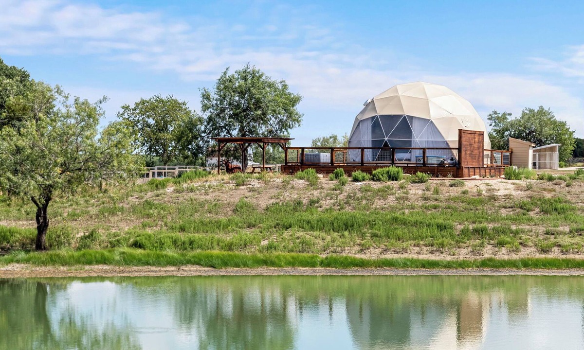 San Marcos Cabin | Luxury Glamping Dome on Texas Farm: Hot Tub, Cowboy Pool & Farm Animals