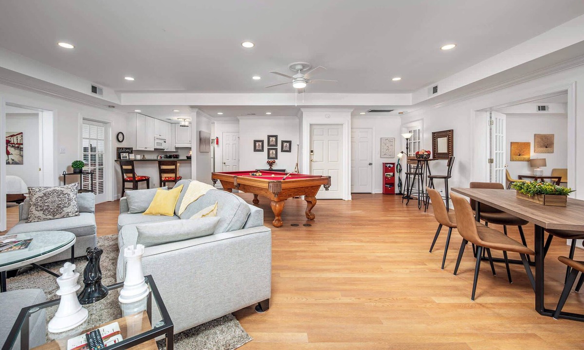 Chapel Hill Apartment | Luxury Golf View Retreat in Governors Club