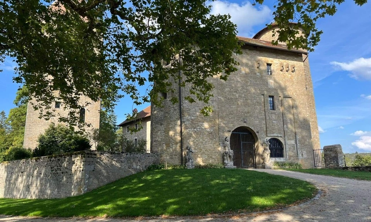 Marigna-sur-Valouse Other | Luxury group accommodation at Château de Marigna