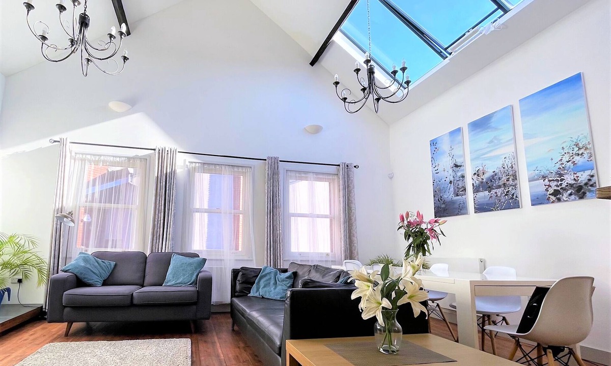 Redcliffe Apartment | Luxury Harbourside Apartment with Balcony