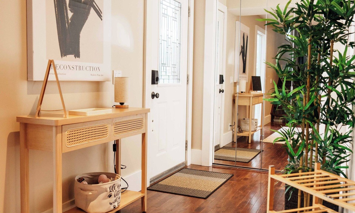 Kensington House | Luxury Haven Near DT | AC, Hot Tub, EV Charging
