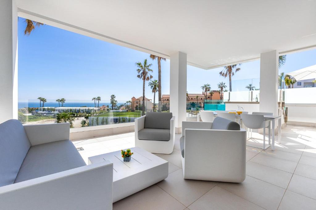 El Faro Apartment | Luxury High End - Santa Barbara Heights CLC - For Work, Play & Family