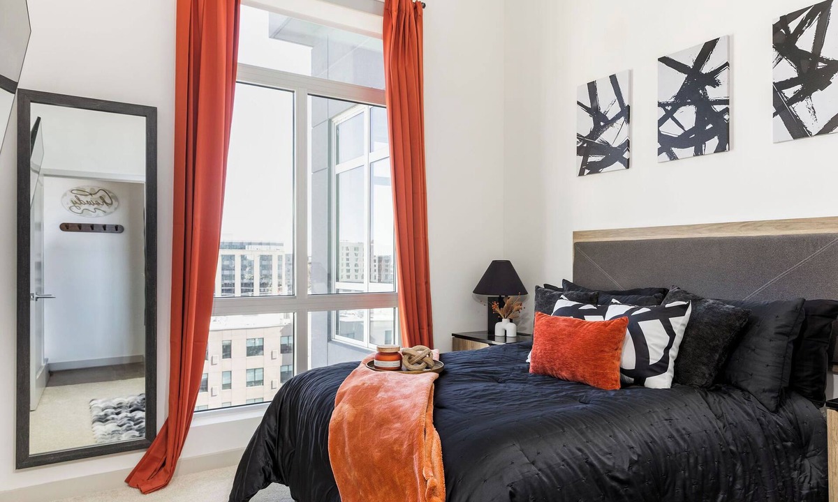 Sobro Condo | Luxury High-Rise, Walk to Broadway, Pool + Sky Lounge, coffee essentials