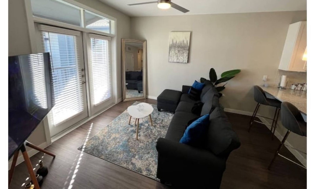 Conroe Apartment | Luxury Highrise Near Lake Conroe