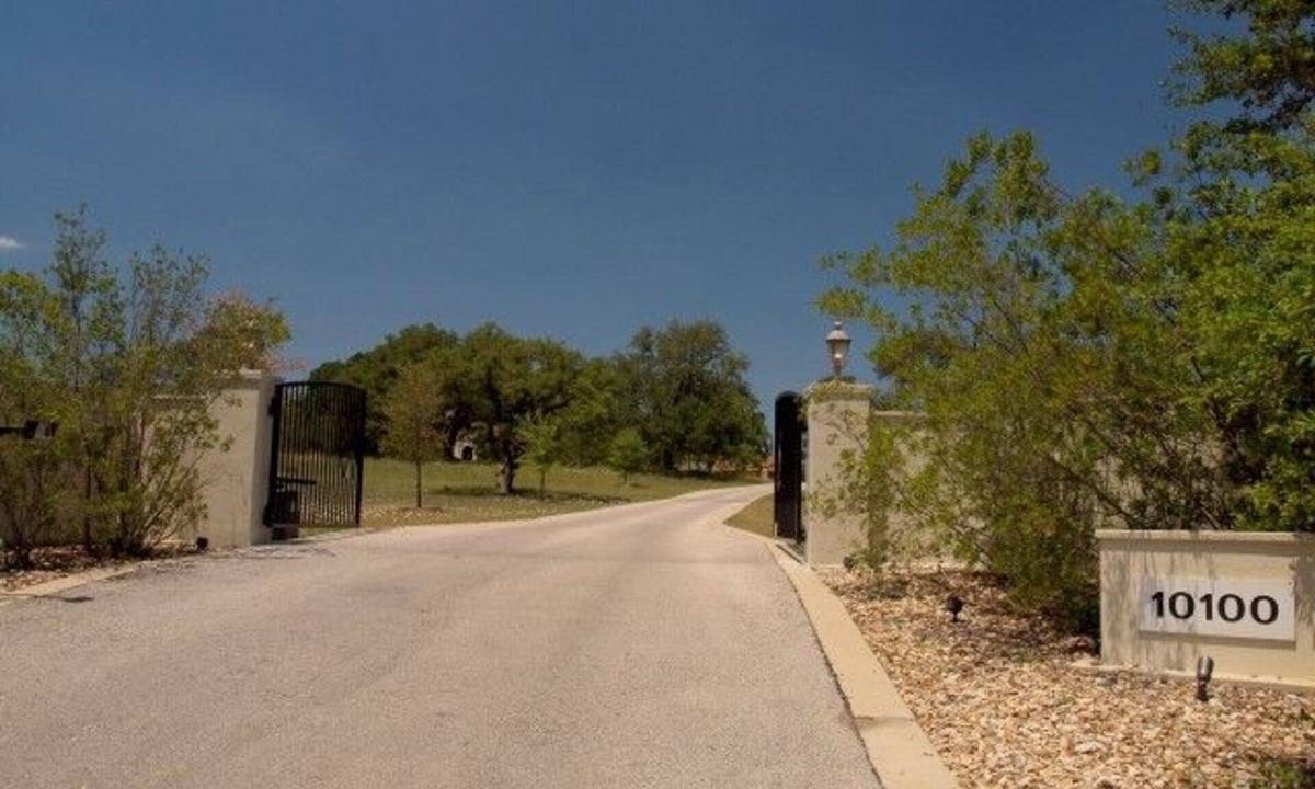 Hays County House | Luxury Hill Country Estate