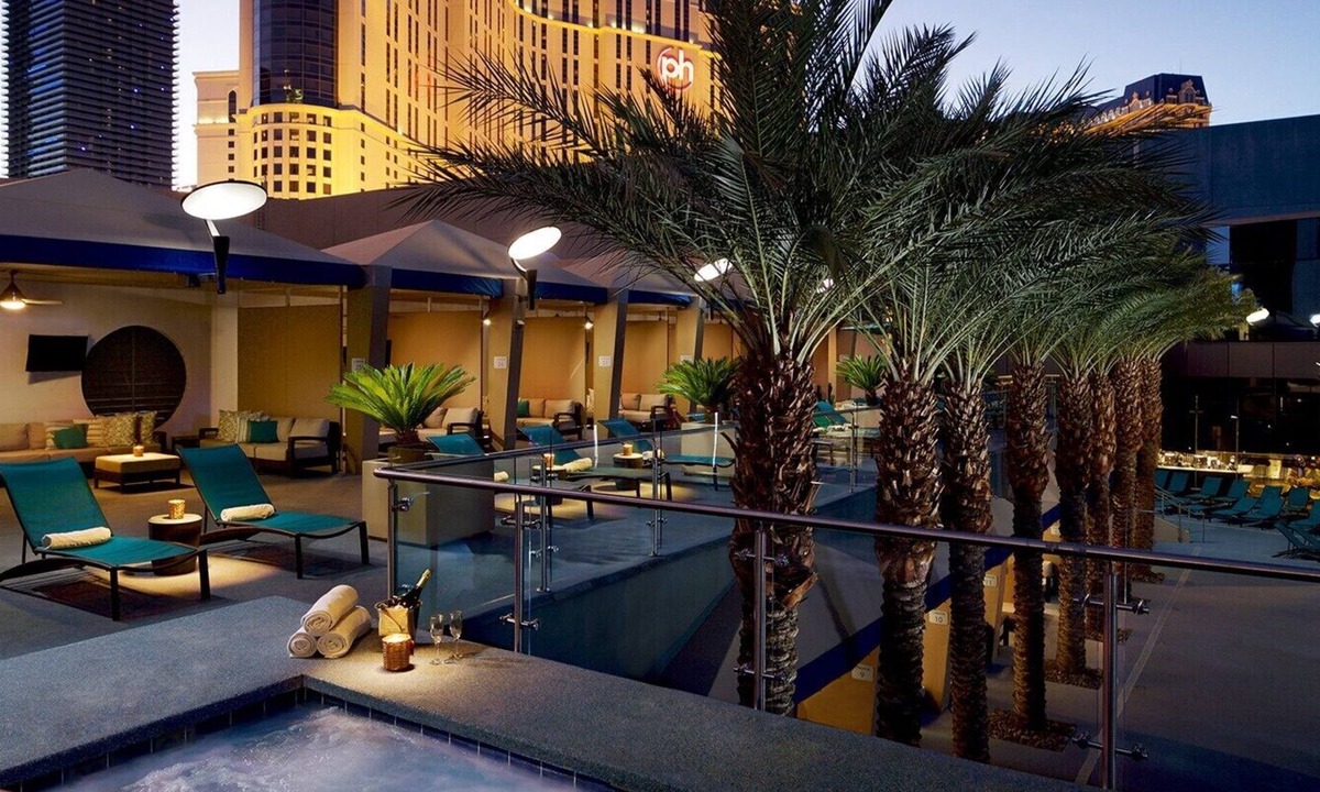 Las Vegas Strip Hotel | Luxury Hilton ~ On the Strip ~ ALL INCLUDED