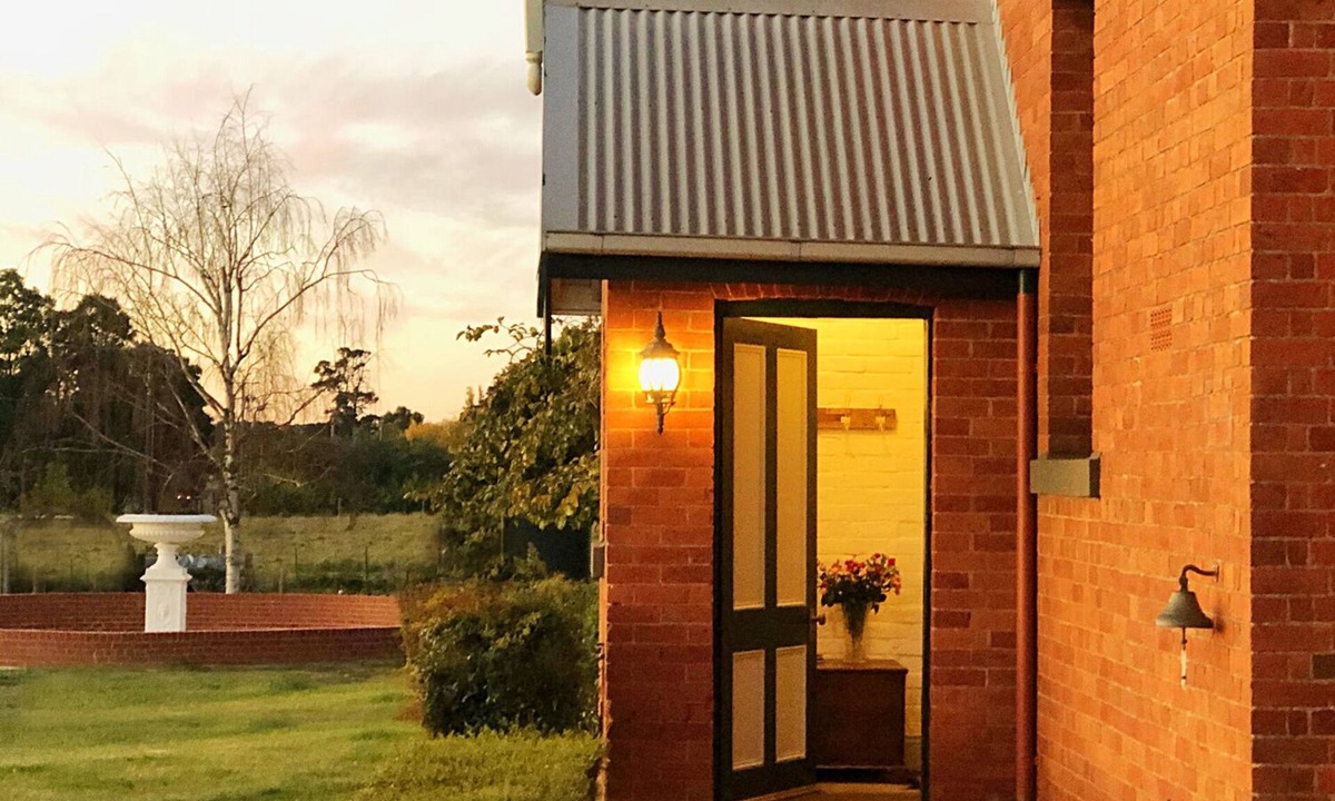 Woodend North Cottage | Luxury historic cottage