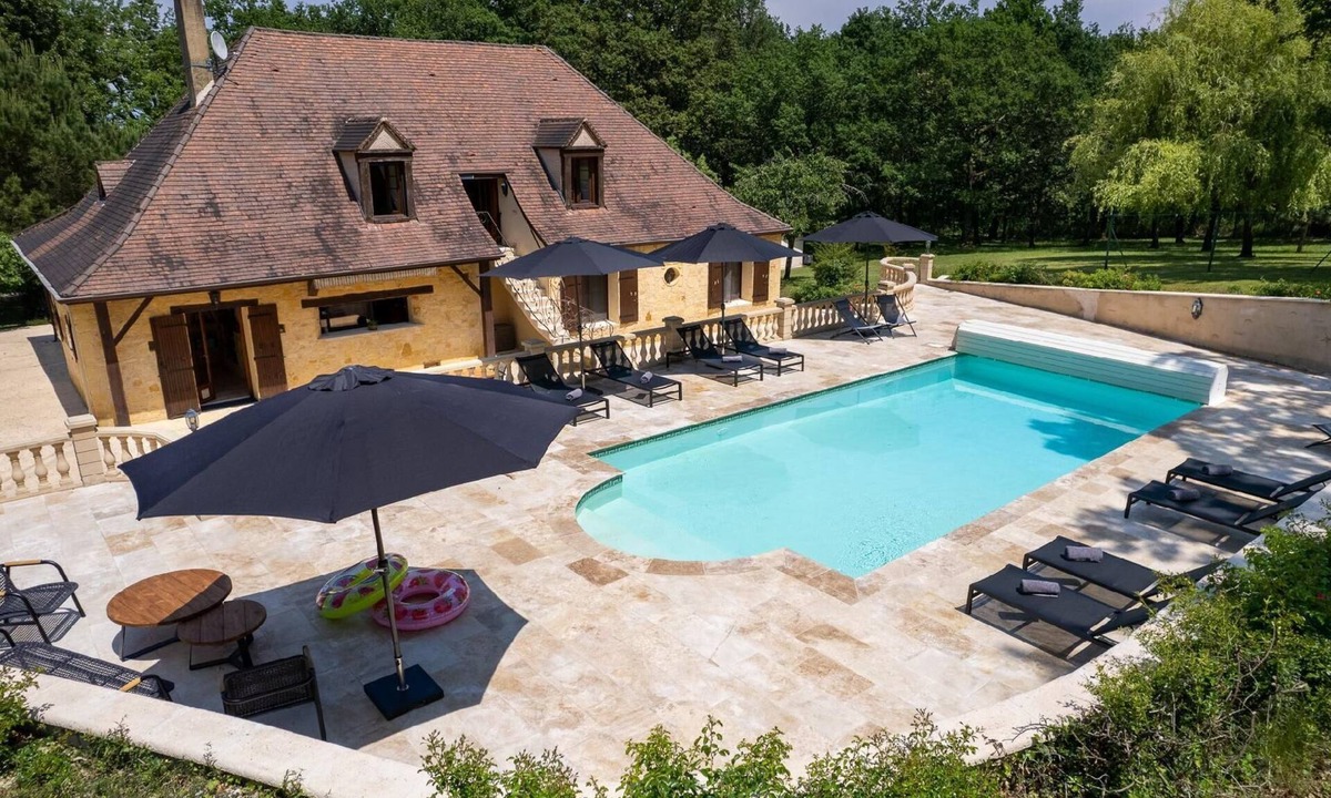 Rampieux House | Luxury holiday home with heated pool in Dordogne