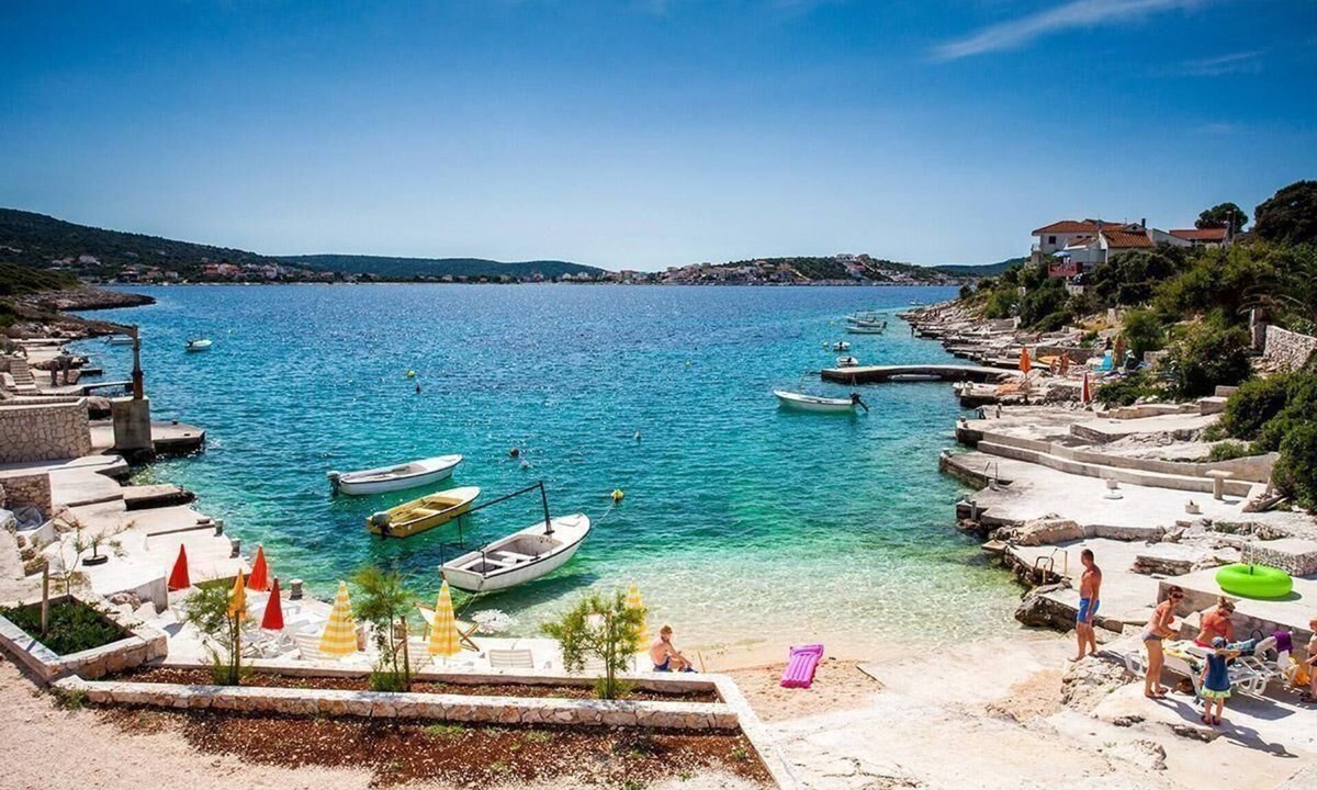 Dvornica House | Luxury holiday home with pool by the sea