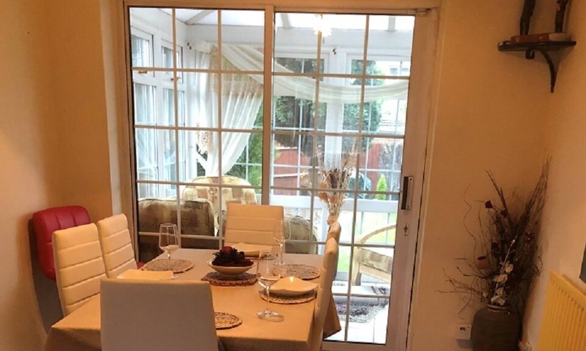 Bedworth House | Luxury home 2 Stubbs Close