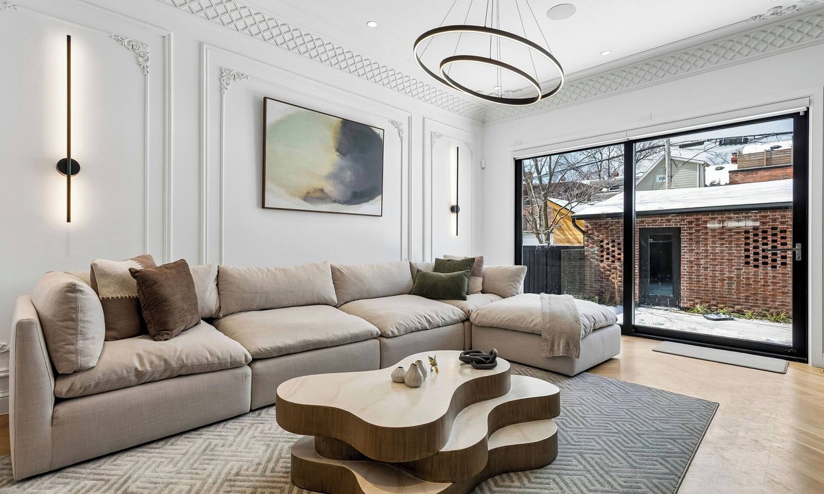 Trinity - Bellwoods House | Luxury Home 4bed5bath | Parking | Sauna | Gym