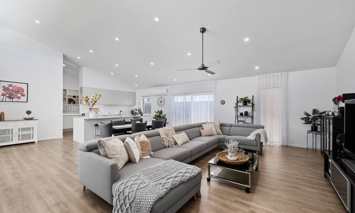 Bokarina House | Luxury home by the beach with pool - pets allowed!