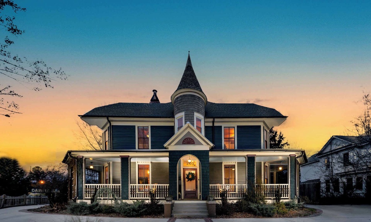 Durham House | Luxury Home Downtown