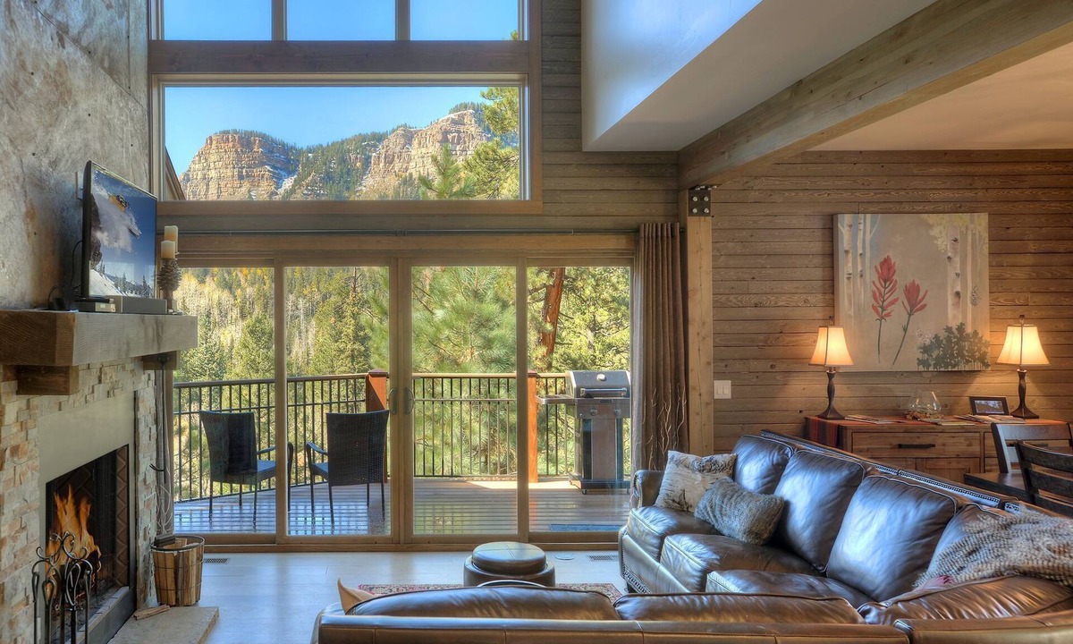 Columbine Lake House | Luxury Home | Mountain Views, Outdoor Fireplace | 1 Mile to Purg