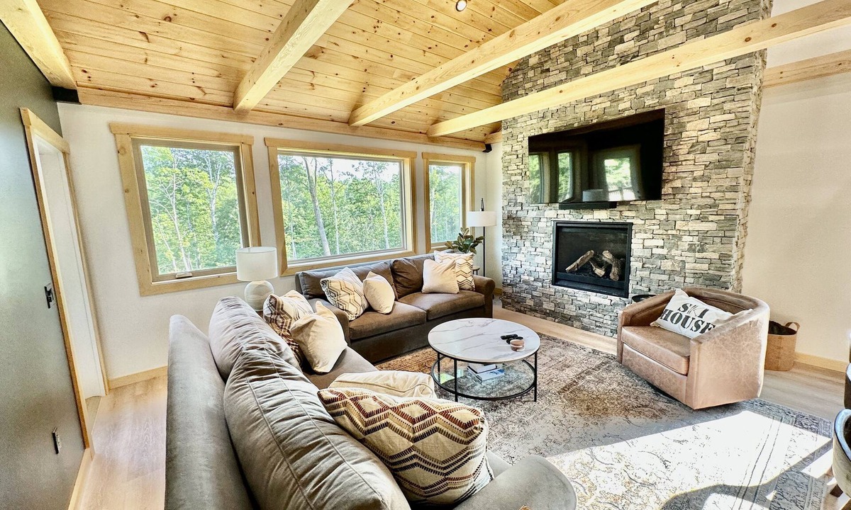 Bartlett House | Luxury Home Near Attitash w/Hot Tub & Mountain Views
