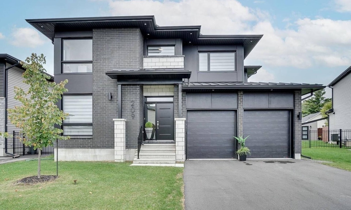 Plateau House | Luxury Home - Near Downtown Ottawa