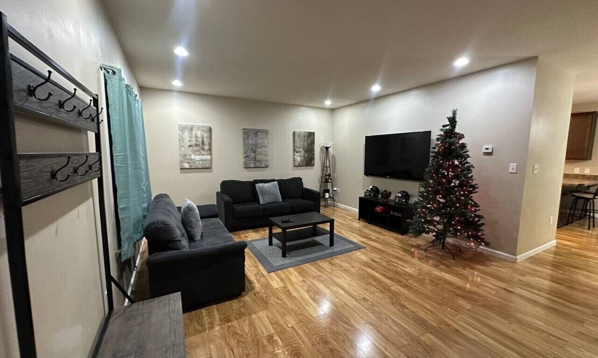 Highland Falls House | Luxury Home Near West Point