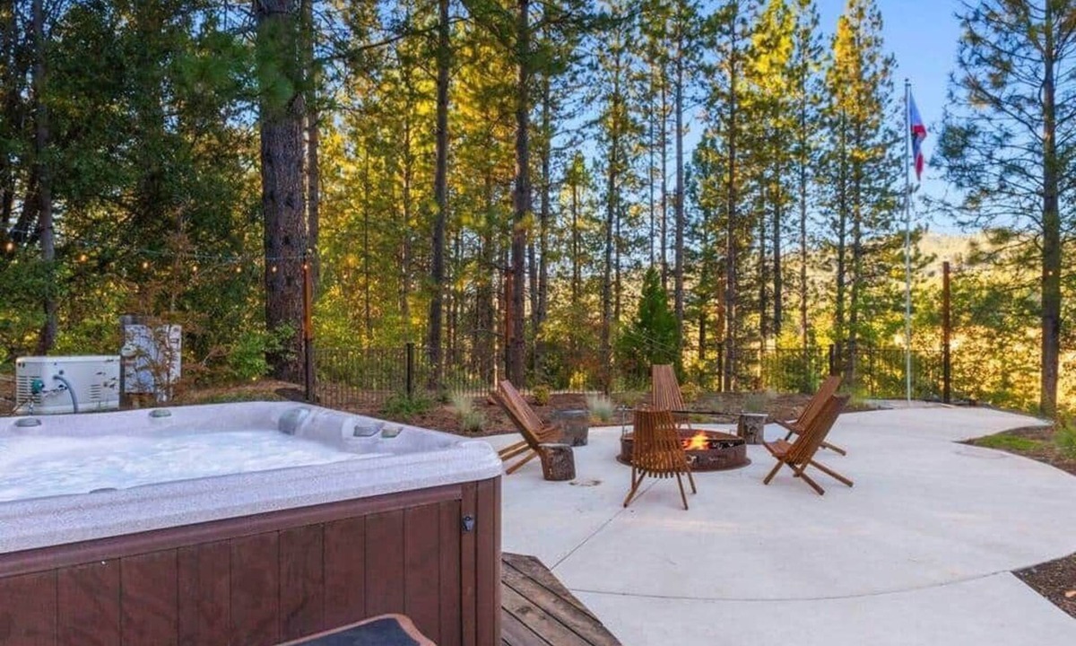 Coulterville House | Luxury Home near Yosemite at Quail Crossing