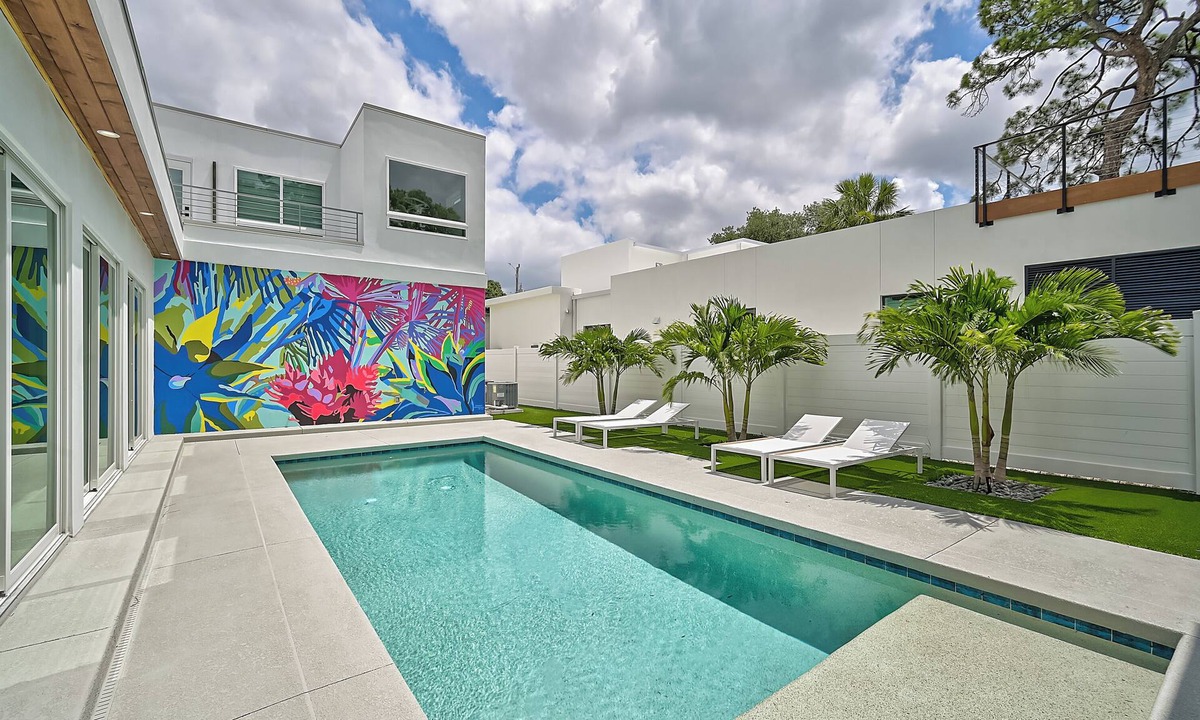 Alta Vista House | Luxury Home, Pool, Mins to Top Beaches and Downtown Sarasota