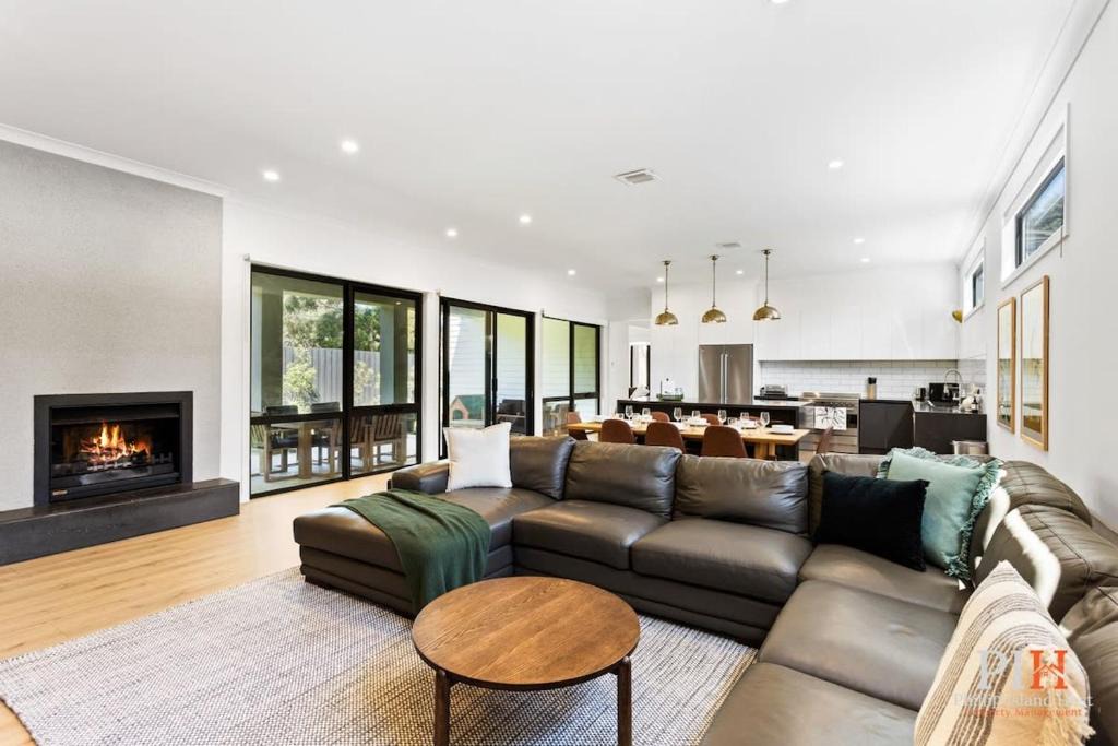 Silverleaves House | Luxury Home Sleeps 9 Guests