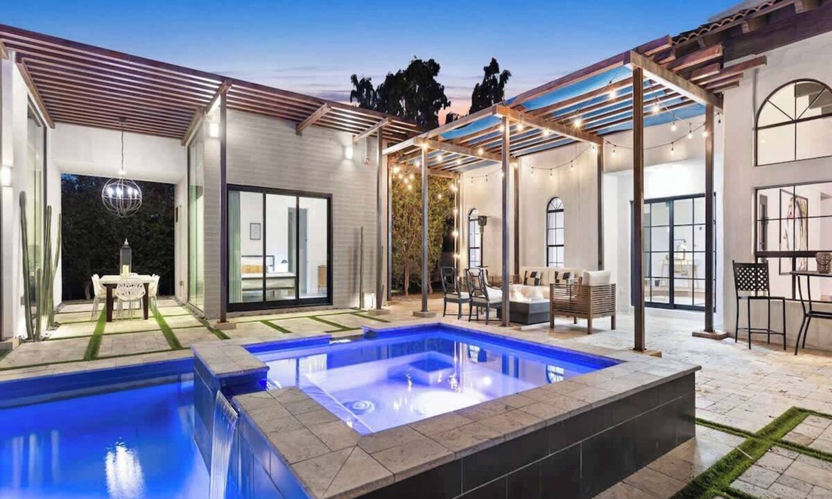 Mirada Los Arcos House | Luxury home w/heated pool, hot tub & casitas